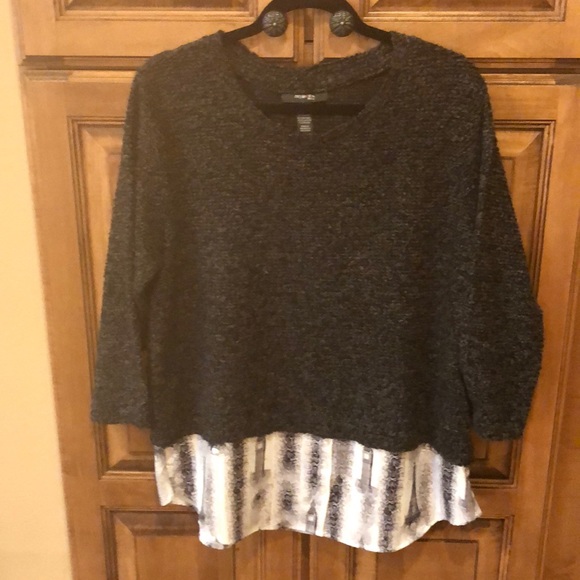 Eiffel tower sweater - Picture 1 of 5